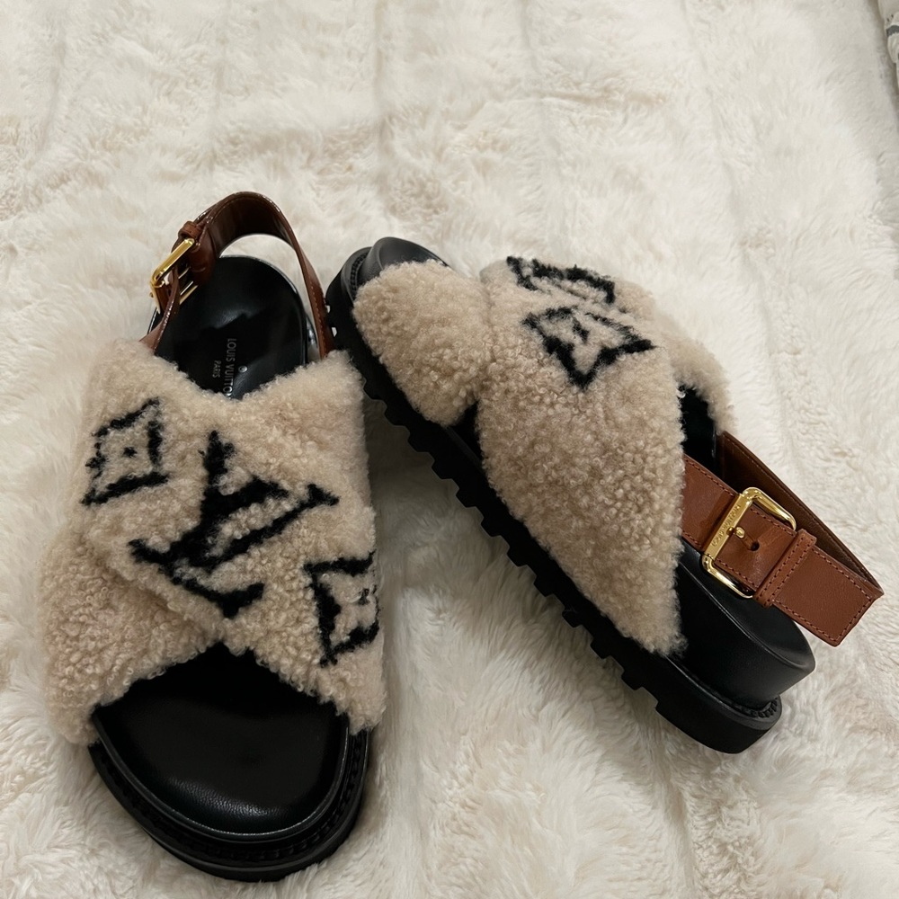 Louis Vuitton PASEO FLAT COMFORT SANDAL EU 38 US Size 8 - Picture 11 of 16